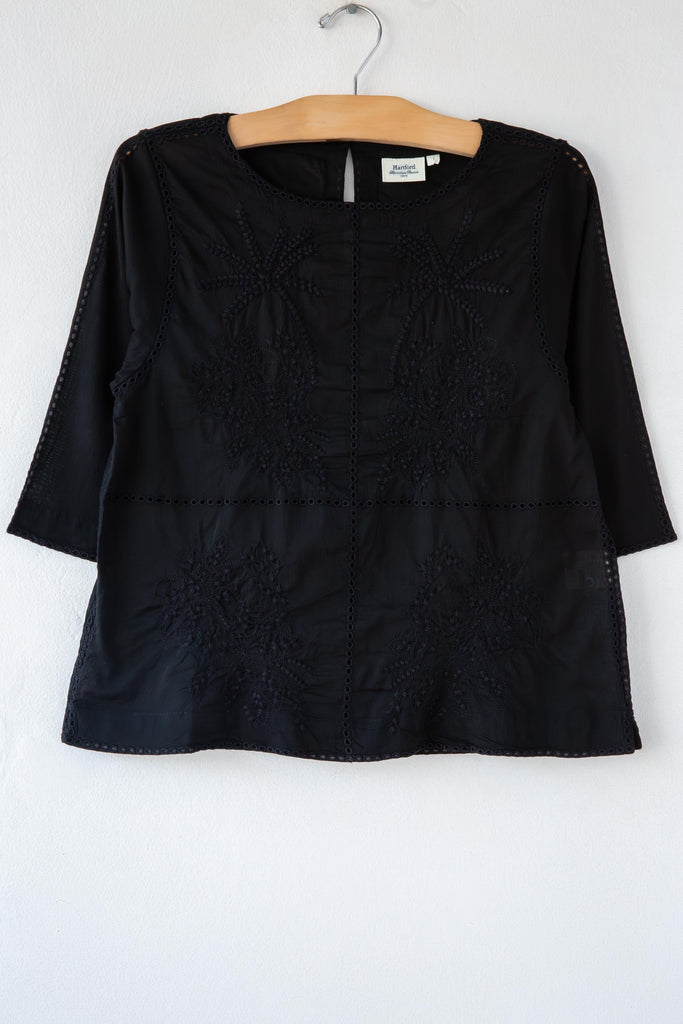 Helmer Emb Top