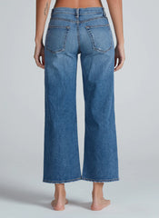 Mid Rise Crop Jean