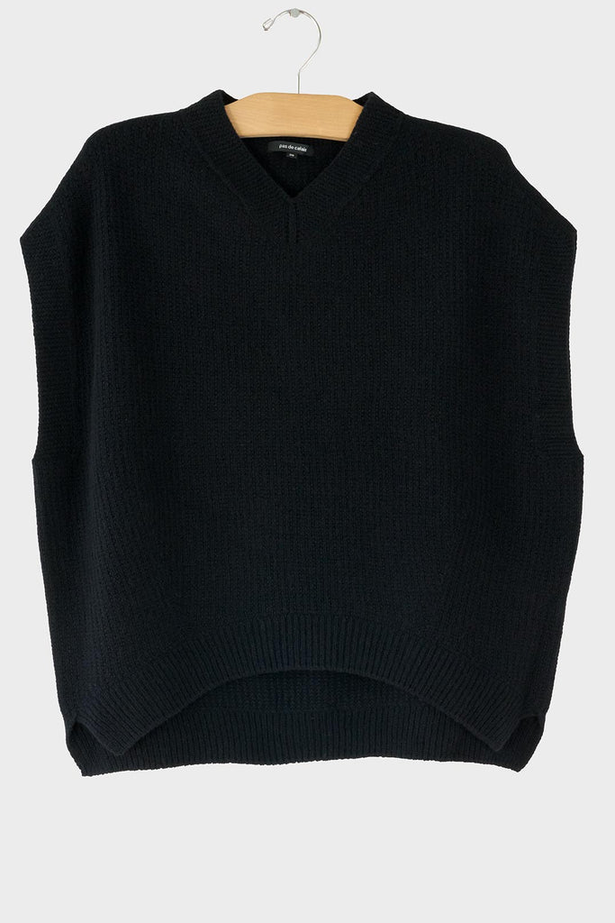 Patterned V-Neck Vest