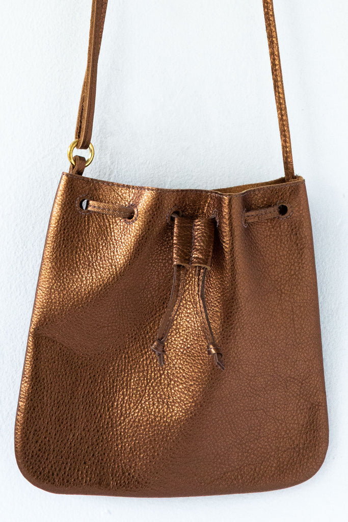 d/e goods bronze bag